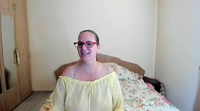 Snapshot of HardWildNipples chatting on 03/03/25, 10:28 HardWildNipples online show from 03/03/25, 10:28