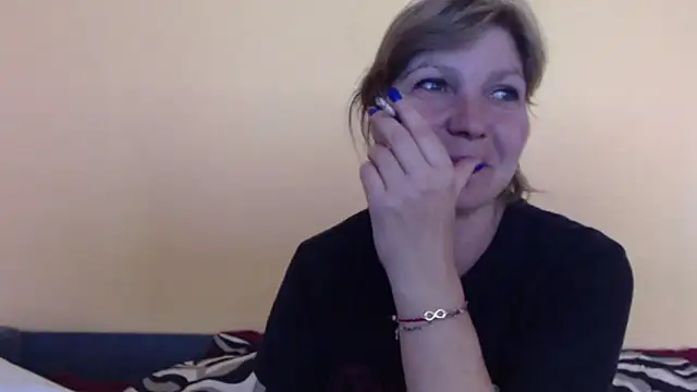 Snapshot of christine33 chatting on 05/03/26, 01:58 christine33 online show from 05/03/26, 01:58