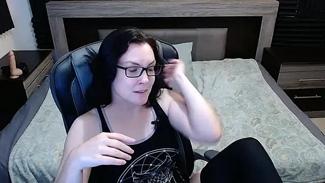 DesreRose online show from 09/29/25, 11:32