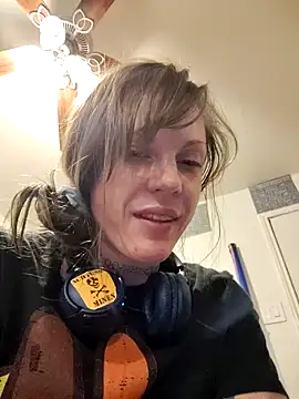 TheDaisyChaos online show from 10/21/25, 07:57