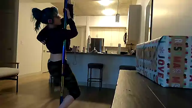 TheDaisyChaos online show from 12/19/25, 09:28