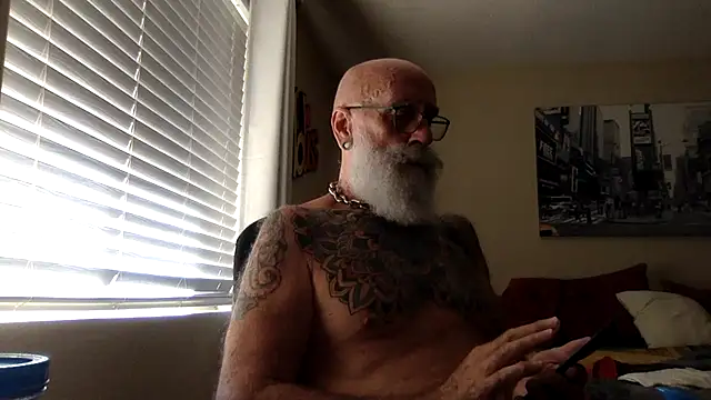 IamReadyxh online show from 04/15/26, 05:17