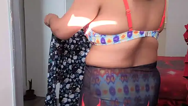 HotSpicyGujju online show from 05/14/26, 07:16