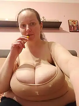 BustyLadyAlma online show from 05/28/26, 08:44