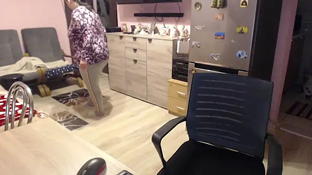 BustyLadyAlma online show from 10/09/25, 04:35