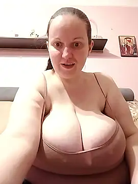 BustyLadyAlma online show from 06/01/26, 07:30