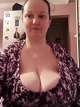 BustyLadyAlma online show from 02/09/26, 06:22