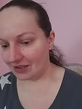 Snapshot of BustyLadyAlma chatting on 06/20/26, 06:29 BustyLadyAlma online show from 06/20/26, 06:29