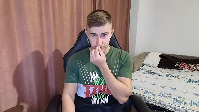 Todhorny9873 online show from 12/12/24, 08:47