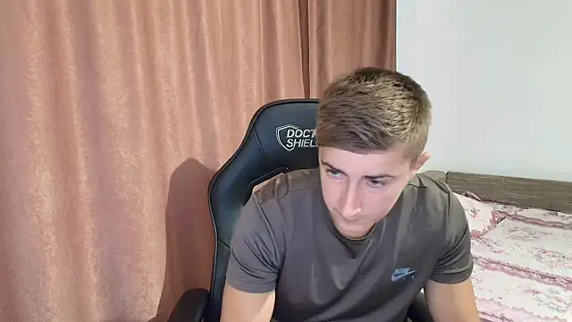 Todhorny9873 online show from 02/19/25, 06:33