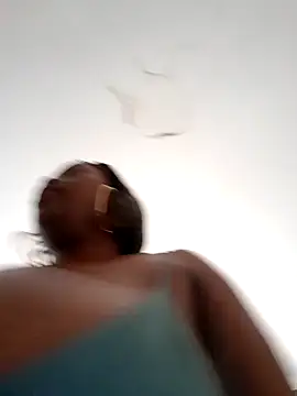 Snapshot of SWEETDOLLY29XX chatting on 05/19/26, 10:33 SWEETDOLLY29XX online show from 05/19/26, 10:33