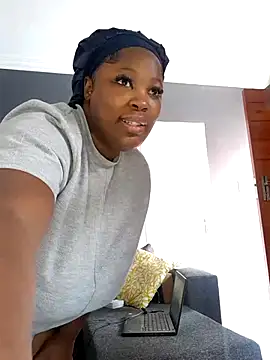 Snapshot of SWEETDOLLY29XX chatting on 11/06/25, 09:35 SWEETDOLLY29XX online show from 11/06/25, 09:35