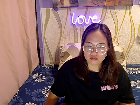 BURBERRY69 online show from 02/09/26, 01:42