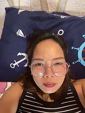 BURBERRY69 online show from 10/24/25, 10:58