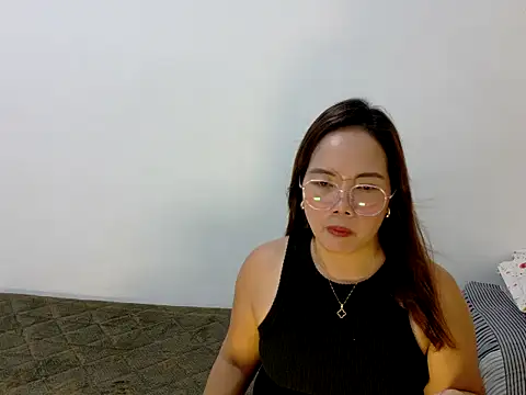 BURBERRY69 online show from 04/07/26, 09:44