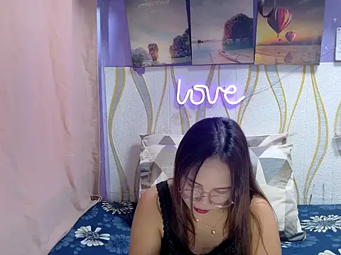 BURBERRY69 online show from 02/10/26, 02:54