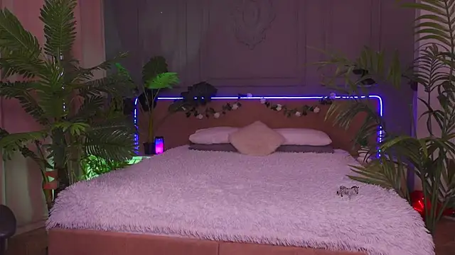 Snapshot of Devilinee chatting on 02/27/25, 07:08 Devilinee online show from 02/27/25, 07:08