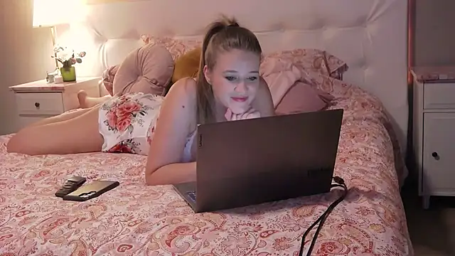 Neonstar online show from 02/26/25, 09:31