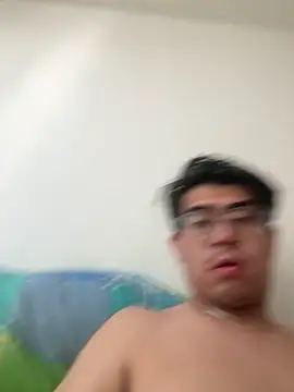 Moisesgtz04 online show from 10/17/25, 01:35