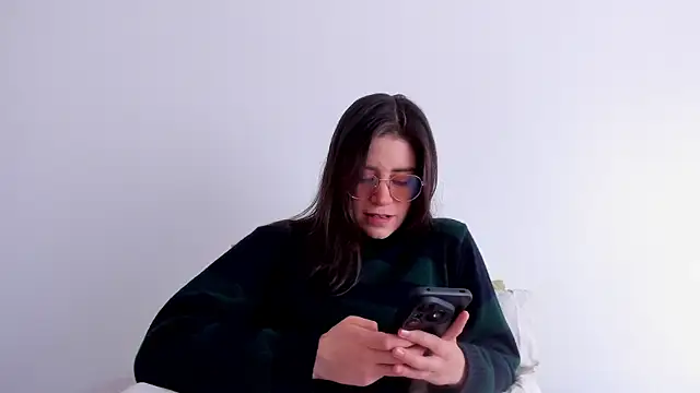 HazelKush online show from 12/20/25, 02:09