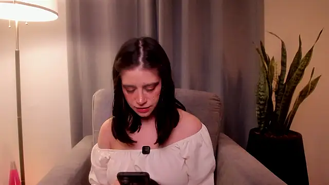 HazelKush online show from 02/09/26, 11:03