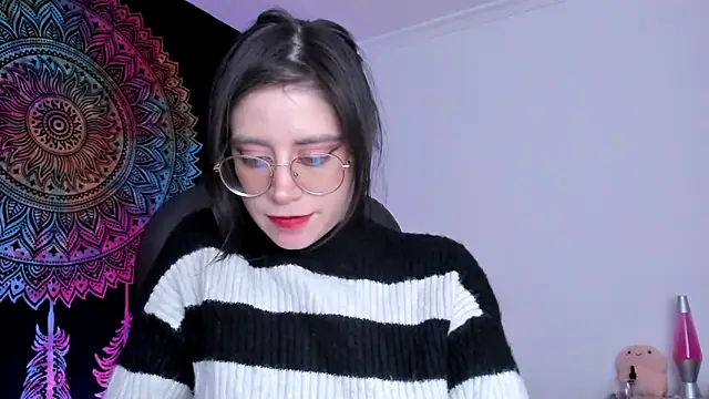 Snapshot of HazelKush chatting on 03/21/25, 12:29 HazelKush online show from 03/21/25, 12:29