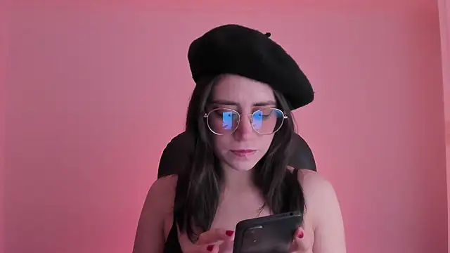 HazelKush online show from 10/23/25, 09:24