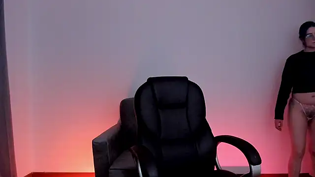 HazelKush online show from 11/18/25, 09:51