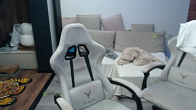 Sunny-Girl1 online show from 01/10/26, 07:47