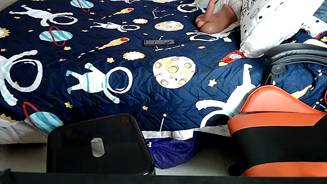 Snapshot of ArrangedFoot chatting on 11/28/25, 09:37 ArrangedFoot online show from 11/28/25, 09:37