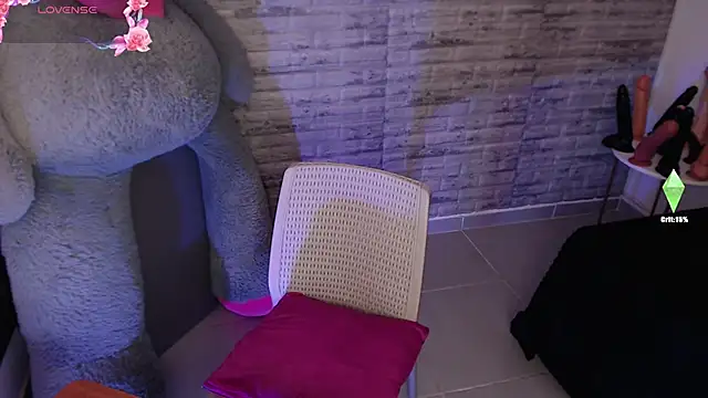 Snapshot of TinnaCobb chatting on 02/07/26, 11:51 TinnaCobb online show from 02/07/26, 11:51