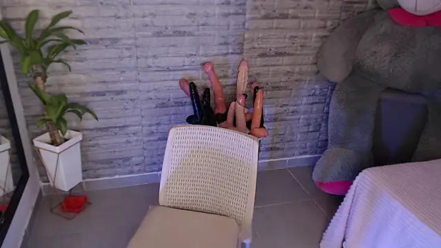 TinnaCobb online show from 09/13/25, 01:00