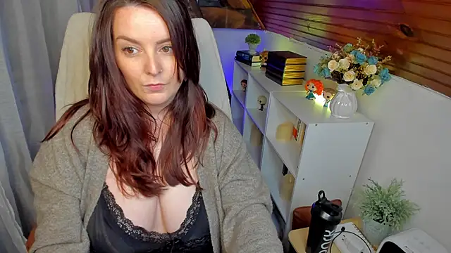 ErinMarshall online show from 02/12/25, 04:00