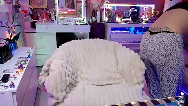 misscectito13 online show from 11/25/25, 08:25