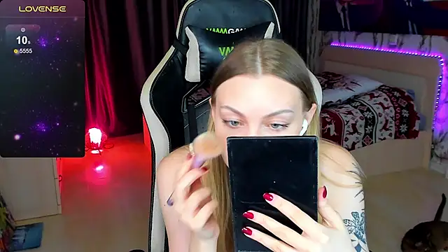 BiMolly online show from 10/15/25, 08:50