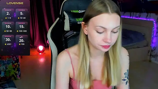 BiMolly online show from 11/08/25, 08:01