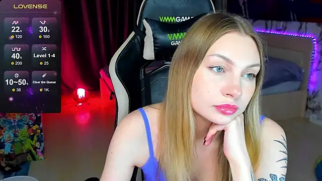 BiMolly online show from 10/26/25, 09:26