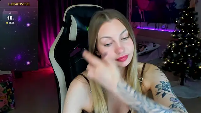 BiMolly online show from 12/22/25, 09:04