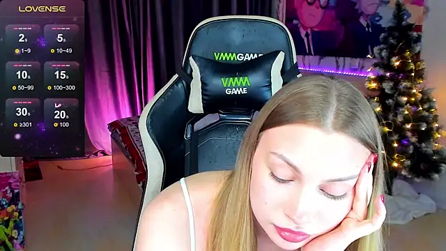 BiMolly online show from 12/14/25, 04:12