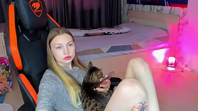 BiMolly online show from 05/24/26, 04:40