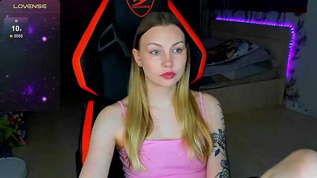 BiMolly online show from 02/28/26, 01:11