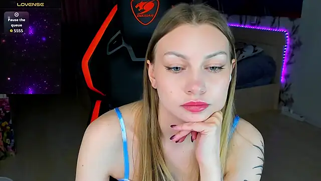 BiMolly online show from 04/17/26, 01:03