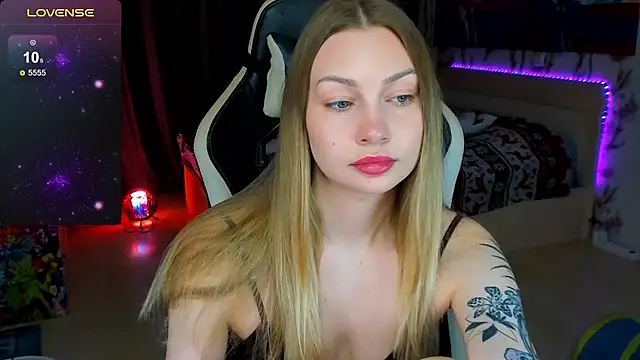 BiMolly online show from 12/03/25, 02:01