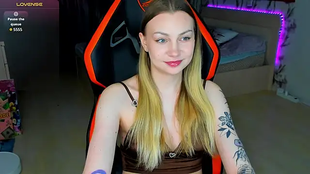 BiMolly online show from 05/11/26, 03:52