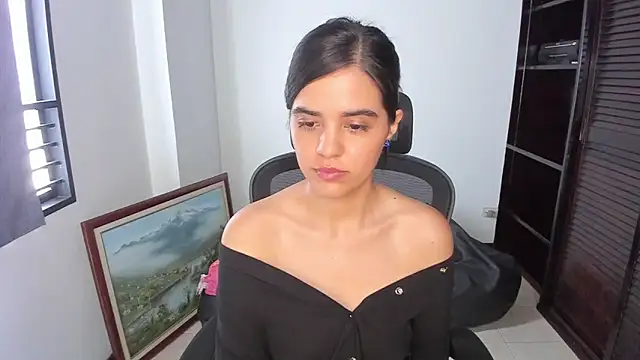 mia collins x online show from 12/03/25, 07:35