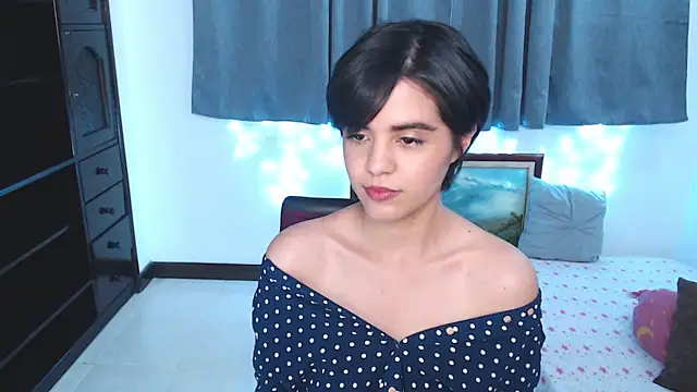 mia collins x online show from 04/17/26, 02:36