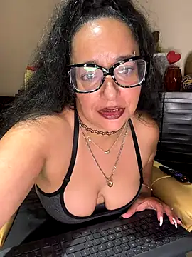 PichyPrettyPussy online show from 11/11/25, 07:08