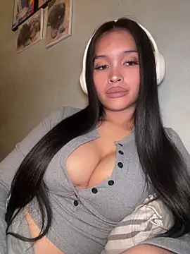 PrettyYoungHugeCockTS online show from 02/18/26, 05:49