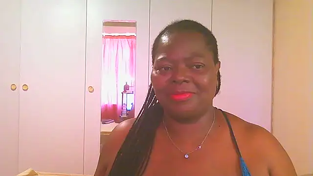 Snapshot of MatureBoobsDiva chatting on 02/08/25, 10:39 MatureBoobsDiva online show from 02/08/25, 10:39