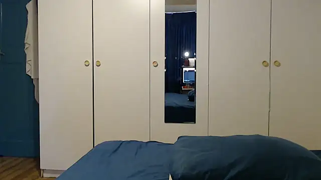 Snapshot of MatureBoobsDiva chatting on 11/16/25, 12:10 MatureBoobsDiva online show from 11/16/25, 12:10